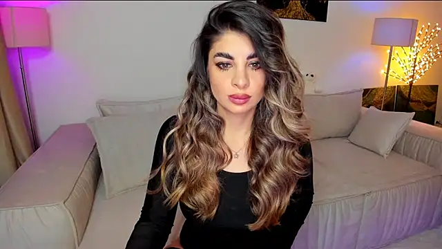 Snapshot of Queenofyouredreams chatting on February 23, 2025, 12:19 am Queenofyouredreams online show from February 23, 2025, 12:19 am