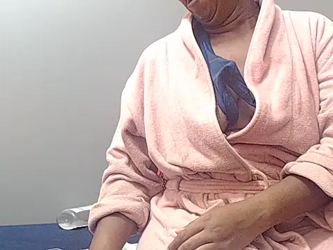 Snapshot of BootyCurvy01 chatting on March 18, 2025, 4:28 pm BootyCurvy01 online show from March 18, 2025, 4:28 pm