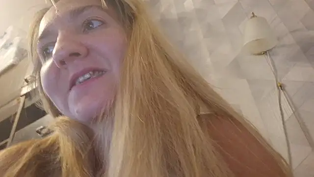 Snapshot of EstrellaWalters chatting on October 23, 2025, 1:21 pm EstrellaWalters online show from October 23, 2025, 1:21 pm