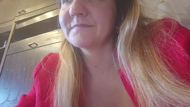 Snapshot of EstrellaWalters chatting on May 20, 2026, 1:41 pm EstrellaWalters online show from May 20, 2026, 1:41 pm