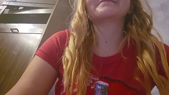 Snapshot of EstrellaWalters chatting on November 1, 2025, 4:45 pm EstrellaWalters online show from November 1, 2025, 4:45 pm