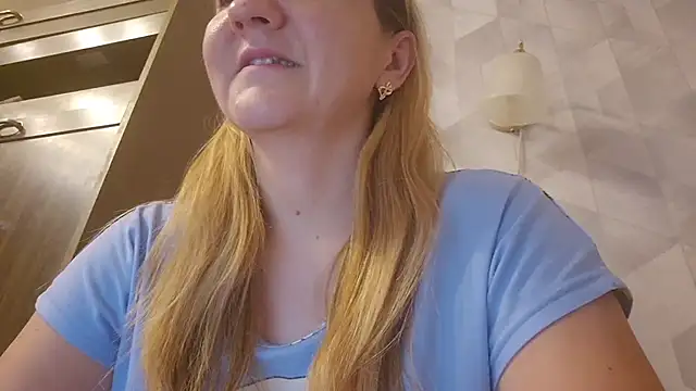 Snapshot of EstrellaWalters chatting on November 12, 2025, 4:38 am EstrellaWalters online show from November 12, 2025, 4:38 am