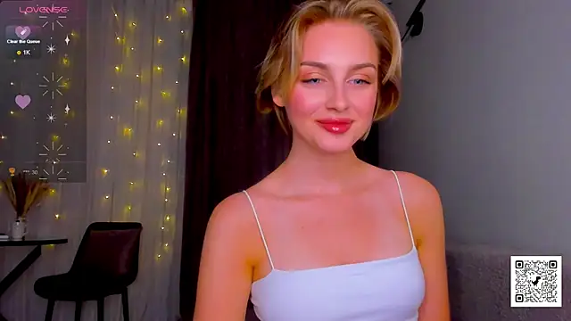 Snapshot of pretty_girlnextdoor chatting on January 5, 2025, 6:13 pm pretty girlnextdoor online show from January 5, 2025, 6:13 pm