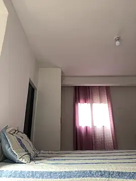 -Naomyy- online show from April 25, 2026, 5:54 pm