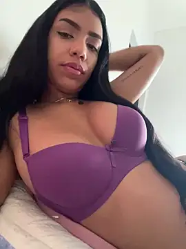 -Naomyy- online show from April 26, 2026, 4:59 pm