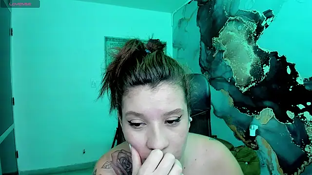 Snapshot of noaferrer chatting on December 3, 2024, 6:11 pm noaferrer online show from December 3, 2024, 6:11 pm