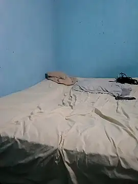 friendsloversex online show from September 28, 2025, 3:02 am