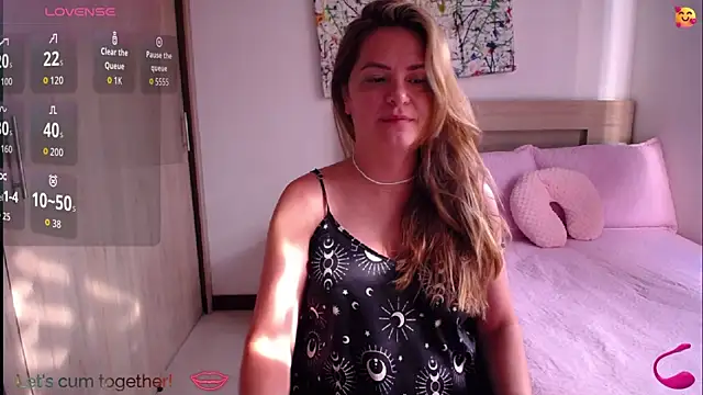 Snapshot of ParisW chatting on September 11, 2025, 12:38 pm ParisW online show from September 11, 2025, 12:38 pm