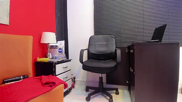 Snapshot of Kendra_Hot1 chatting on February 23, 2025, 5:07 pm Kendra Hot1 online show from February 23, 2025, 5:07 pm