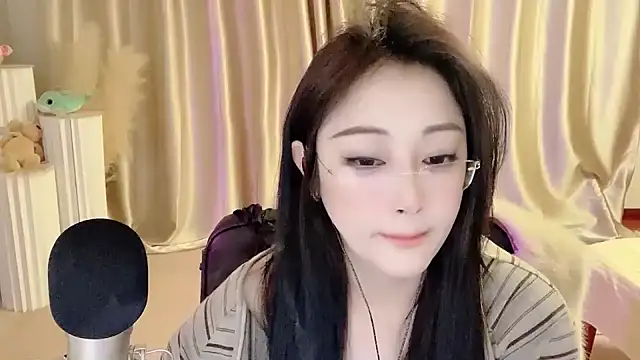 Daisy-77 online show from March 8, 2025, 6:16 pm