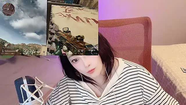 Daisy-77 online show from May 13, 2026, 2:02 pm