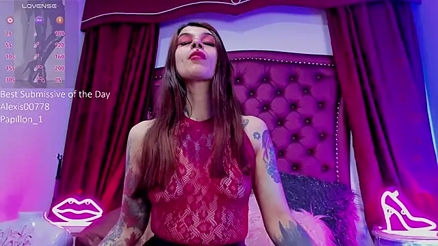 Snapshot of Maddissonlove chatting on October 7, 2025, 1:01 pm Maddissonlove online show from October 7, 2025, 1:01 pm