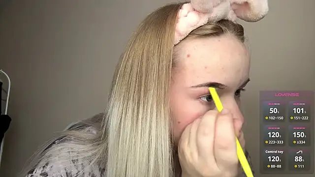 ZaraCreedon online show from February 24, 2026, 11:33 am