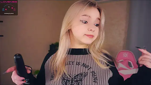 ZaraCreedon online show from March 16, 2025, 8:21 pm