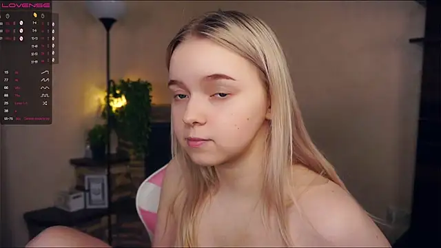 ZaraCreedon online show from March 3, 2025, 2:22 am