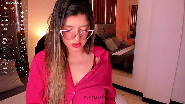 Snapshot of SEXMILLA_ chatting on October 3, 2025, 7:04 pm SEXMILLA online show from October 3, 2025, 7:04 pm