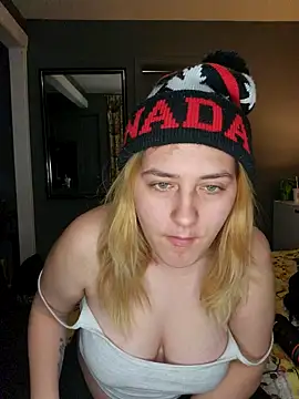 Snapshot of RileyRiver97xo chatting on March 1, 2025, 7:48 pm RileyRiver97xo online show from March 1, 2025, 7:48 pm