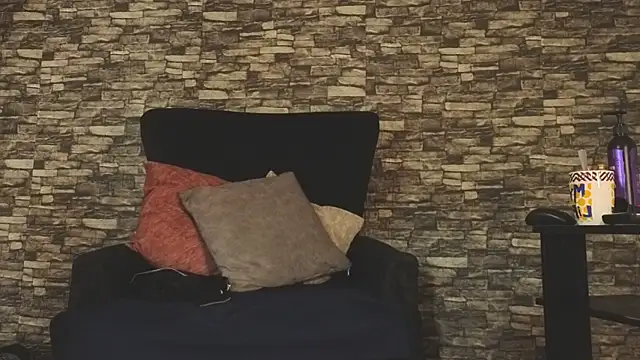 Snapshot of alondrabigtits chatting on November 3, 2025, 11:36 am alondrabigtits online show from November 3, 2025, 11:36 am