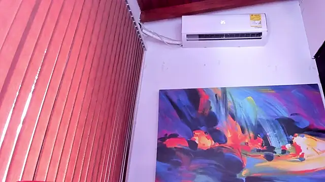 alondrabigtits online show from May 23, 2026, 11:42 am
