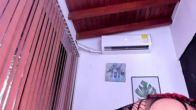 alondrabigtits online show from May 12, 2026, 11:27 am