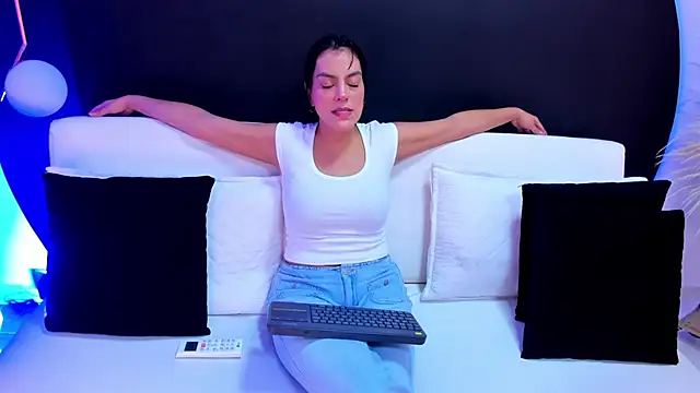 Ada Monroe10 online show from March 27, 2026, 1:45 pm