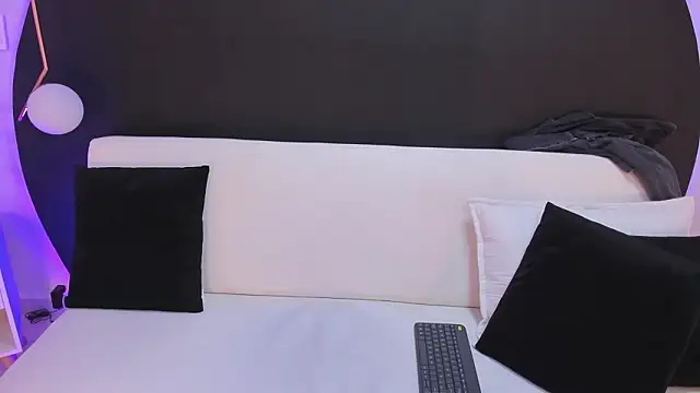 Ada Monroe10 online show from March 19, 2026, 1:55 pm