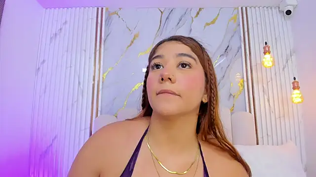 tifanyhills  online show from April 15, 2026, 8:31 pm