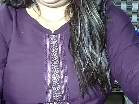 Snapshot of bhabhi_jaan11 chatting on March 10, 2025, 10:13 pm bhabhi jaan11 online show from March 10, 2025, 10:13 pm