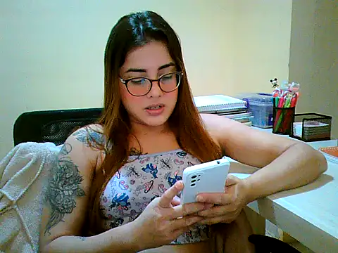 Snapshot of maliamiller chatting on September 30, 2025, 12:05 am maliamiller online show from September 30, 2025, 12:05 am