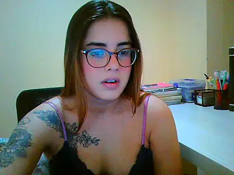 maliamiller online show from November 7, 2025, 9:36 am