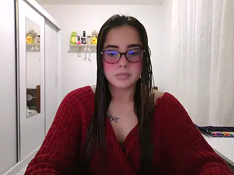 Snapshot of maliamiller chatting on June 3, 2026, 11:42 pm maliamiller online show from June 3, 2026, 11:42 pm