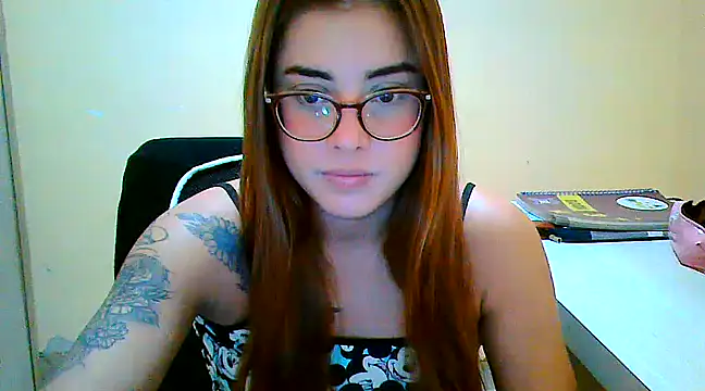 Snapshot of maliamiller chatting on March 18, 2025, 4:29 am maliamiller online show from March 18, 2025, 4:29 am