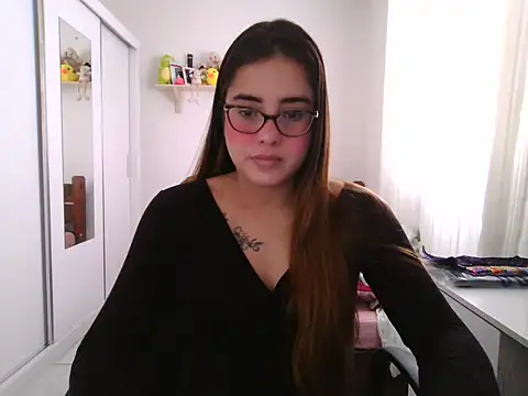 Snapshot of maliamiller chatting on May 20, 2026, 10:45 am maliamiller online show from May 20, 2026, 10:45 am