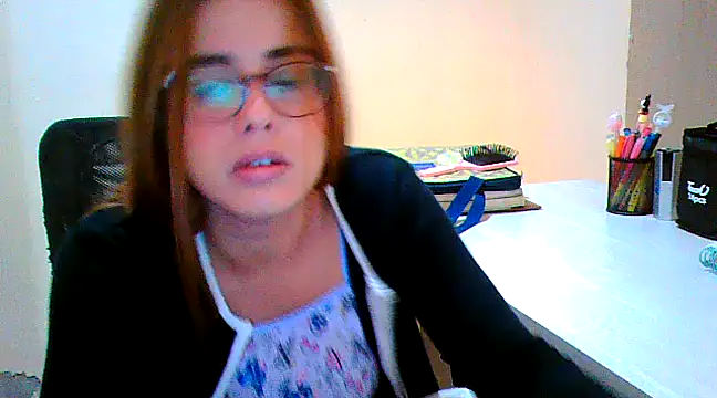 Snapshot of maliamiller chatting on March 22, 2025, 5:28 am maliamiller online show from March 22, 2025, 5:28 am