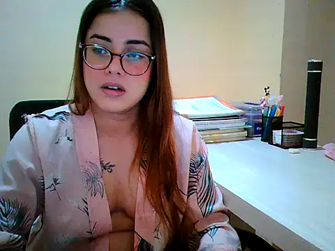 Snapshot of maliamiller chatting on September 21, 2025, 3:28 pm maliamiller online show from September 21, 2025, 3:28 pm