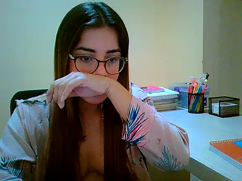 Snapshot of maliamiller chatting on October 10, 2025, 7:42 am maliamiller online show from October 10, 2025, 7:42 am