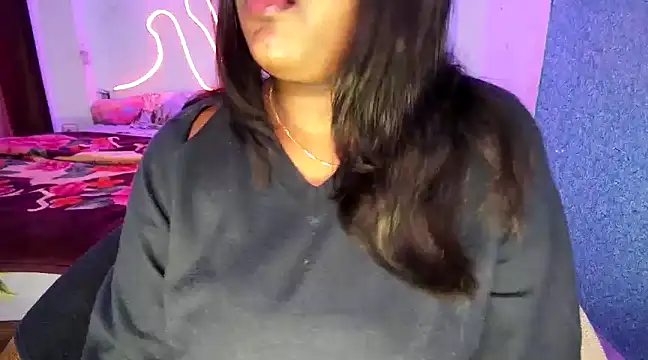 Snapshot of expression_queen chatting on December 16, 2024, 6:05 pm expression queen online show from December 16, 2024, 6:05 pm