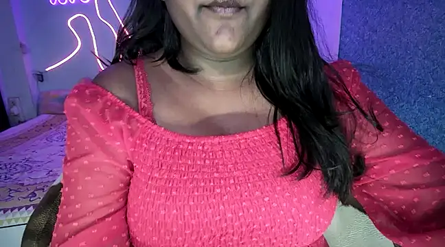 Snapshot of expression_queen chatting on January 28, 2025, 5:35 pm expression queen online show from January 28, 2025, 5:35 pm