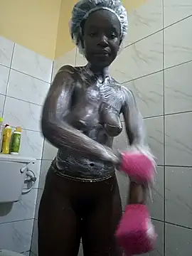 Juicylittle slute online show from October 17, 2025, 6:50 am