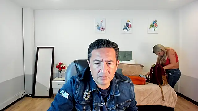 Snapshot of Sam_and_molly_ chatting on January 25, 2025, 7:49 pm Sam and molly online show from January 25, 2025, 7:49 pm