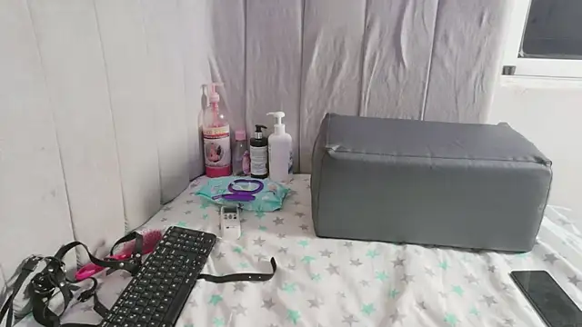 celeste jhons online show from April 14, 2026, 10:15 pm