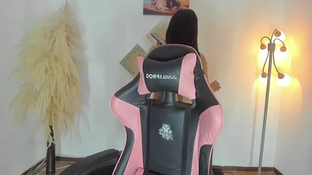 kattadoll online show from February 26, 2026, 11:05 pm