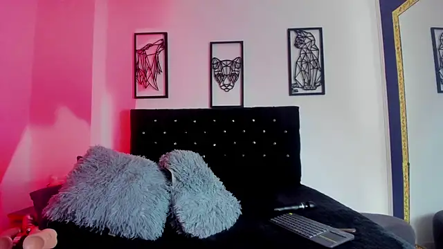 FelinaJohnson online show from May 8, 2026, 5:17 pm