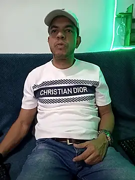 latinmartin73 online show from March 14, 2025, 1:05 am