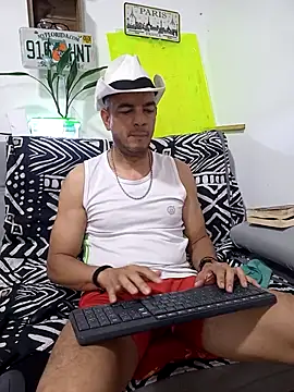 latinmartin73 online show from September 15, 2025, 2:45 am