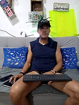 latinmartin73 online show from September 18, 2025, 11:41 pm