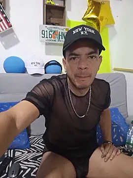 latinmartin73 online show from October 11, 2025, 3:13 pm