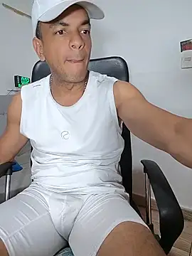 Snapshot of latinmartin73 chatting on May 30, 2026, 5:03 am latinmartin73 online show from May 30, 2026, 5:03 am