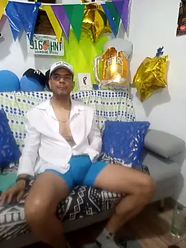 latinmartin73 online show from October 6, 2025, 2:46 am