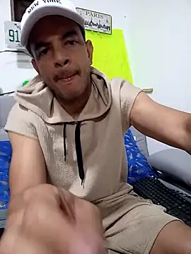 latinmartin73 online show from September 20, 2025, 3:33 am